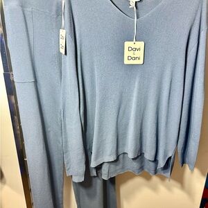 NWT Davi & Dani Lounge Set